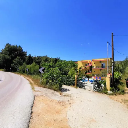 Zako Apartmanhotel *