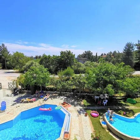 アパートホテル Zako 4*